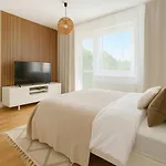 Nook Airport Studio, 5 Min From Bts Airport Apartman Pozsony