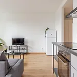 Nook Airport Studio, 5 Min From Bts Airport * Pozsony