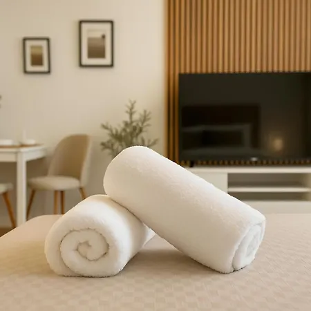 Nook Airport Studios, 5 Min From Bts Airport Appartamento *