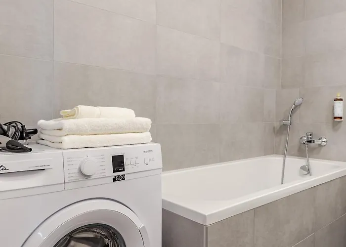 Nook Airport Studio, 5 Min From Bts Airport Apartment Bratislava