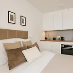 Appartement Nook Airport Studio, 5 Min From Bts Airport *