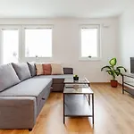 Nook Airport Studio, 5 Min From Bts Airport Appartement Bratislava