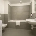 Nook Airport Studio, 5 Min From Bts Airport Appartement *
