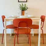 Nook Airport Studio, 5 Min From Bts Airport Apartment Pressburg